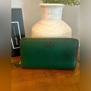 Tory Burch Taylor Zip Continental Wallet